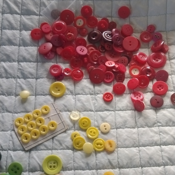 Vintage Buttons - Picture 4 of 14